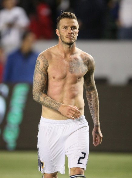 David Beckham a pecho descubierto