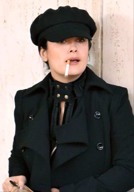 Salma Hayek fumando (Gtres)