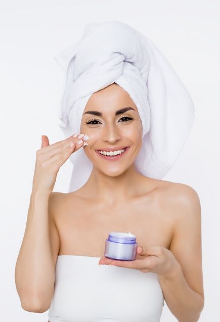 ¿A qué edad debemos empezar seriamente a utilizar cremas antiarrugas? (istock)