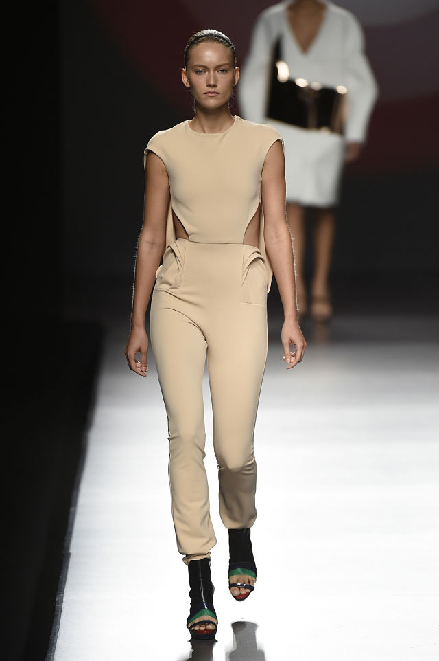 *DESFILE DE LA FIRMA "AMAYA ARZUAGA" EN LA MBFW DE MADRID