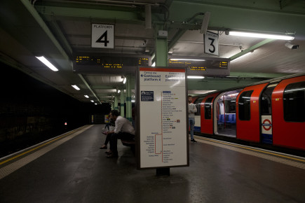Trucos para maquillarte en el metro o autobús