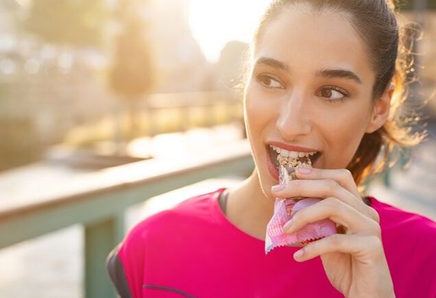 Barritas de cereales y snacks (istock)