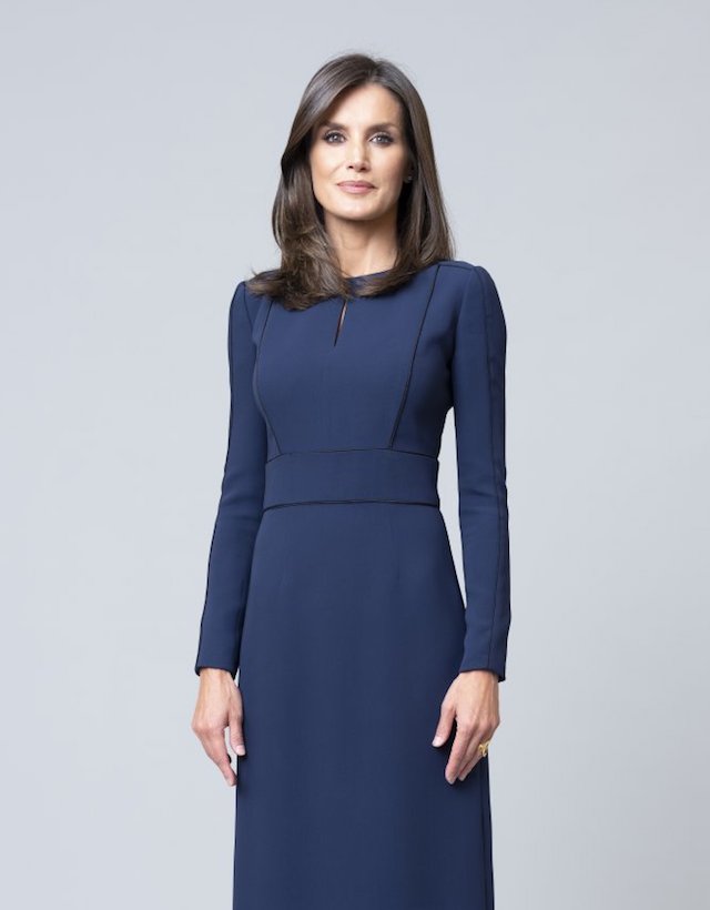 La reina Letizia ha apostado por diseños de Carolina Herrera (Casa Real).