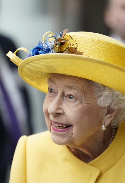 La reina de Inglaterra utilizaba sombreros originales (GTRES)
