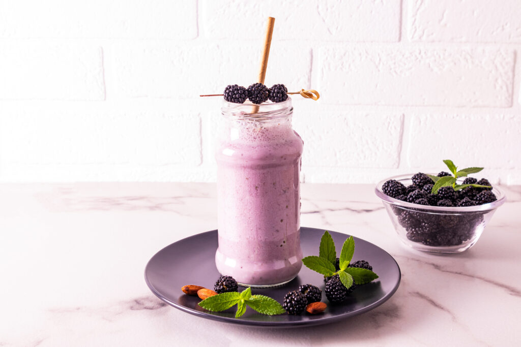 Smoothie de bayas y yogur (Envato)