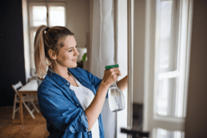Consejos para limpiar ventanas y cristales sin dejar marcas