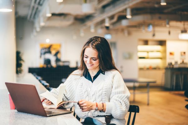 Cómo te sientes acerca del trabajo (Envato)