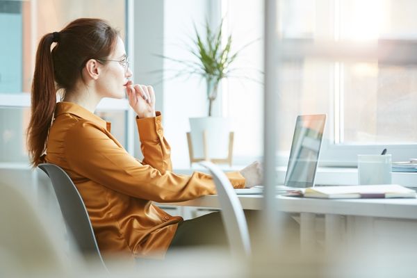 Enfoque principal trabajo o escuela (Envato)