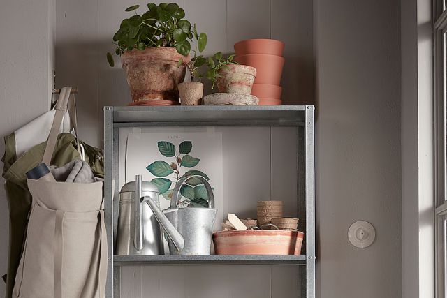 Estanterías de pared para decorar balcones pequeños (IKEA)