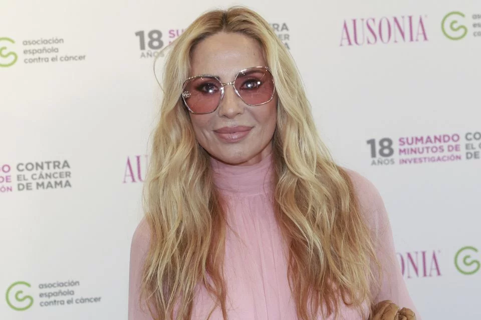 El increíble cambio físico de Marta Sánchez: «Ni ampliando la foto la reconozco»