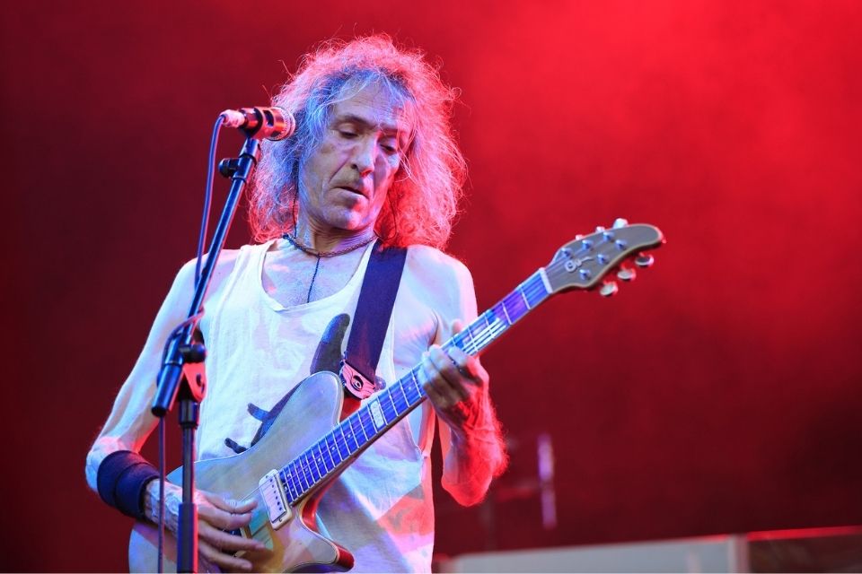 Muere Robe Iniesta, líder de Extremoduro, a los 63 años