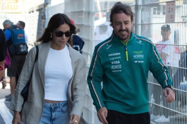 Fernando Alonso y Melissa Jiménez dan la bienvenida a su primer hijo en común