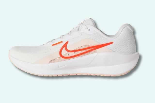 Nike Downshifter 13 (Amazon)