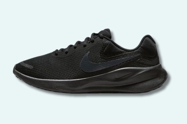 Nike Revolution 7 (Amazon)